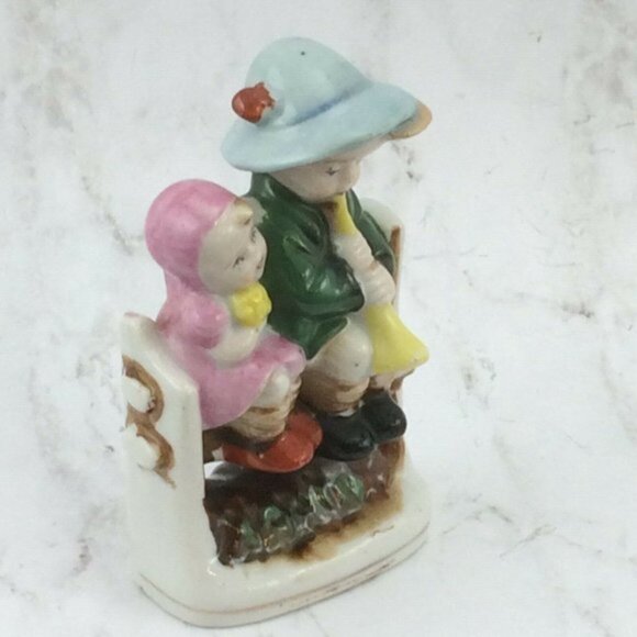 Vintage Occupied Japan Boy Girl on Fence Figurine Porcelain Horn - Picture 3 of 12